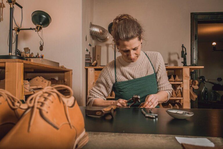Offene Türen in der Schuhmacherei im Alten Wagnerhäusl